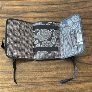 Thirty One Floral Black and White Fold and Go Organizer